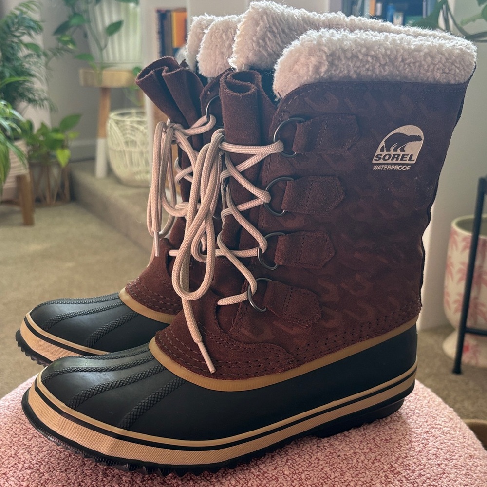 Sorel Women's Brown and Black pac boot